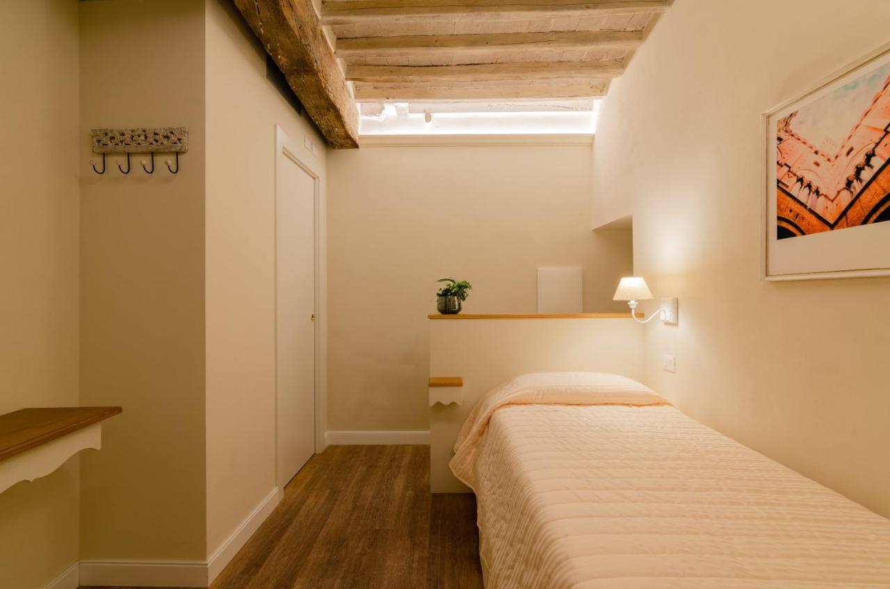 Single Room,1008672478:JPEG