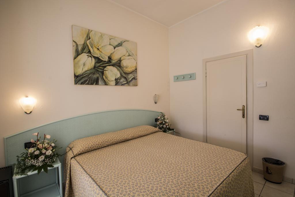 Double Room,283887425:JPEG