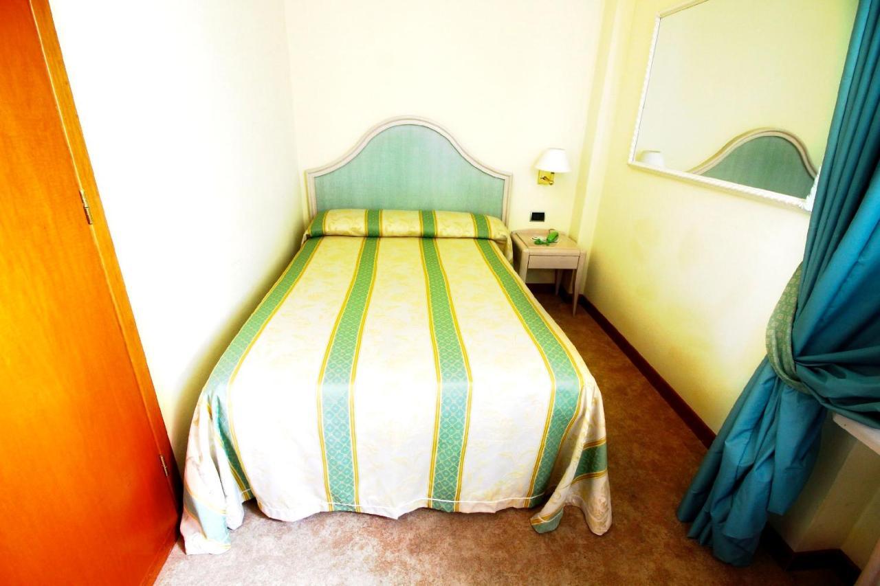 Standard Single Room,1105896306:JPEG