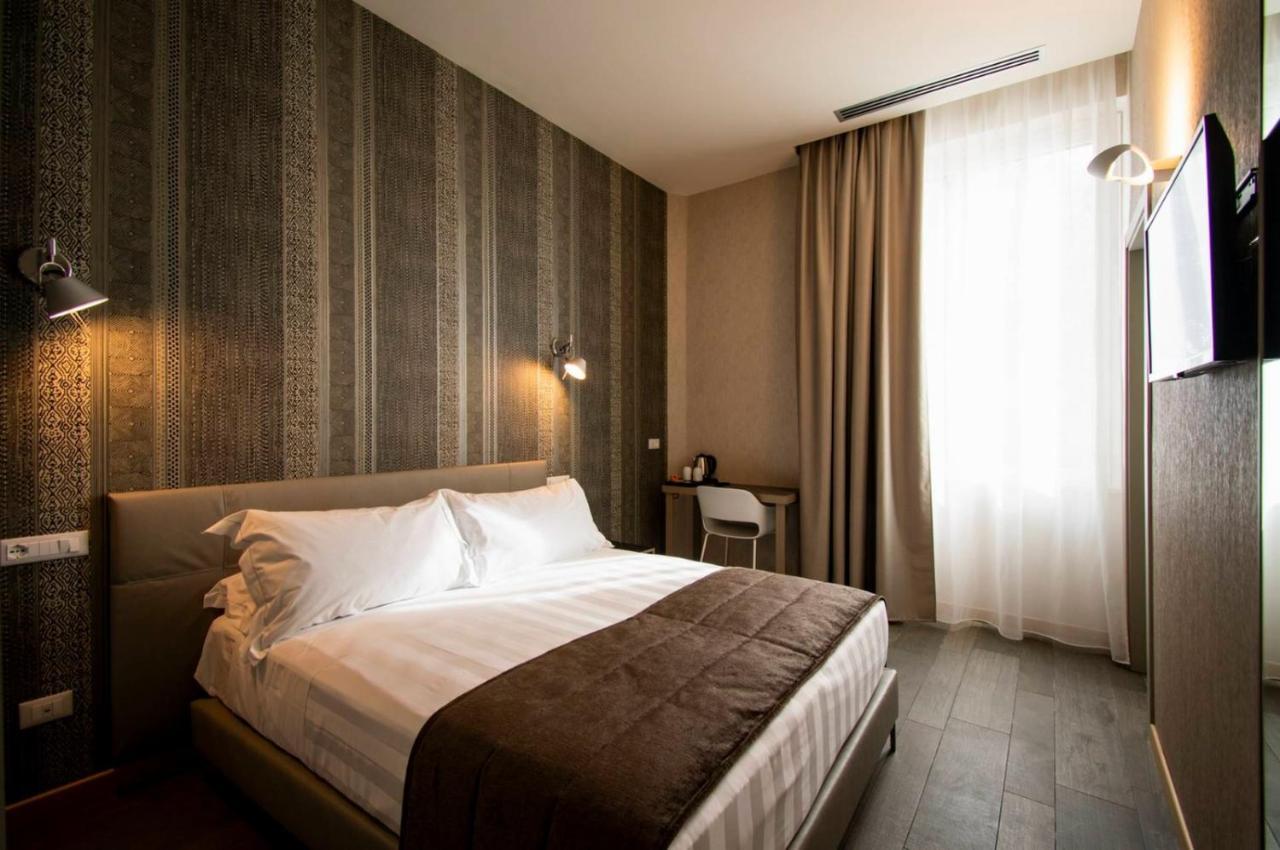 Standard Double Room,1364122310:JPEG