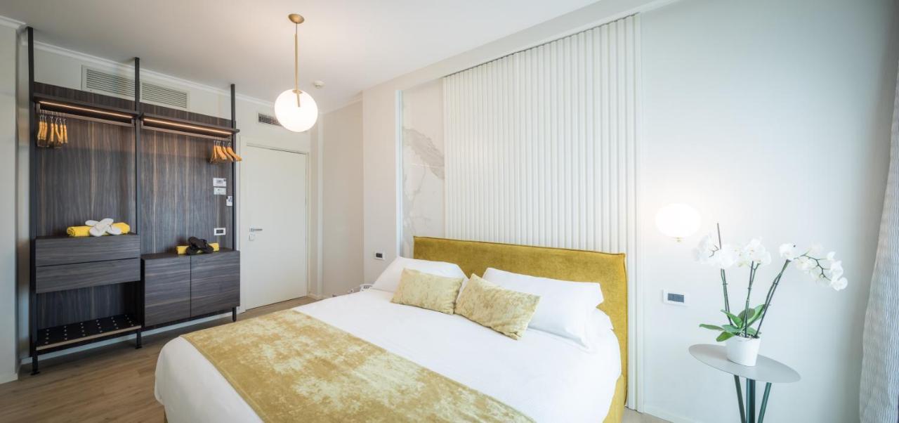 Modern Deluxe Double Room Spa Bath