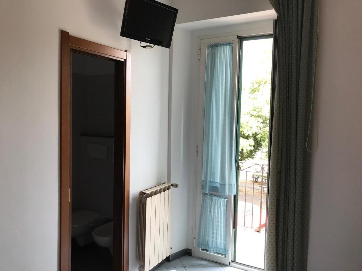 Twin Room Private Bathroom