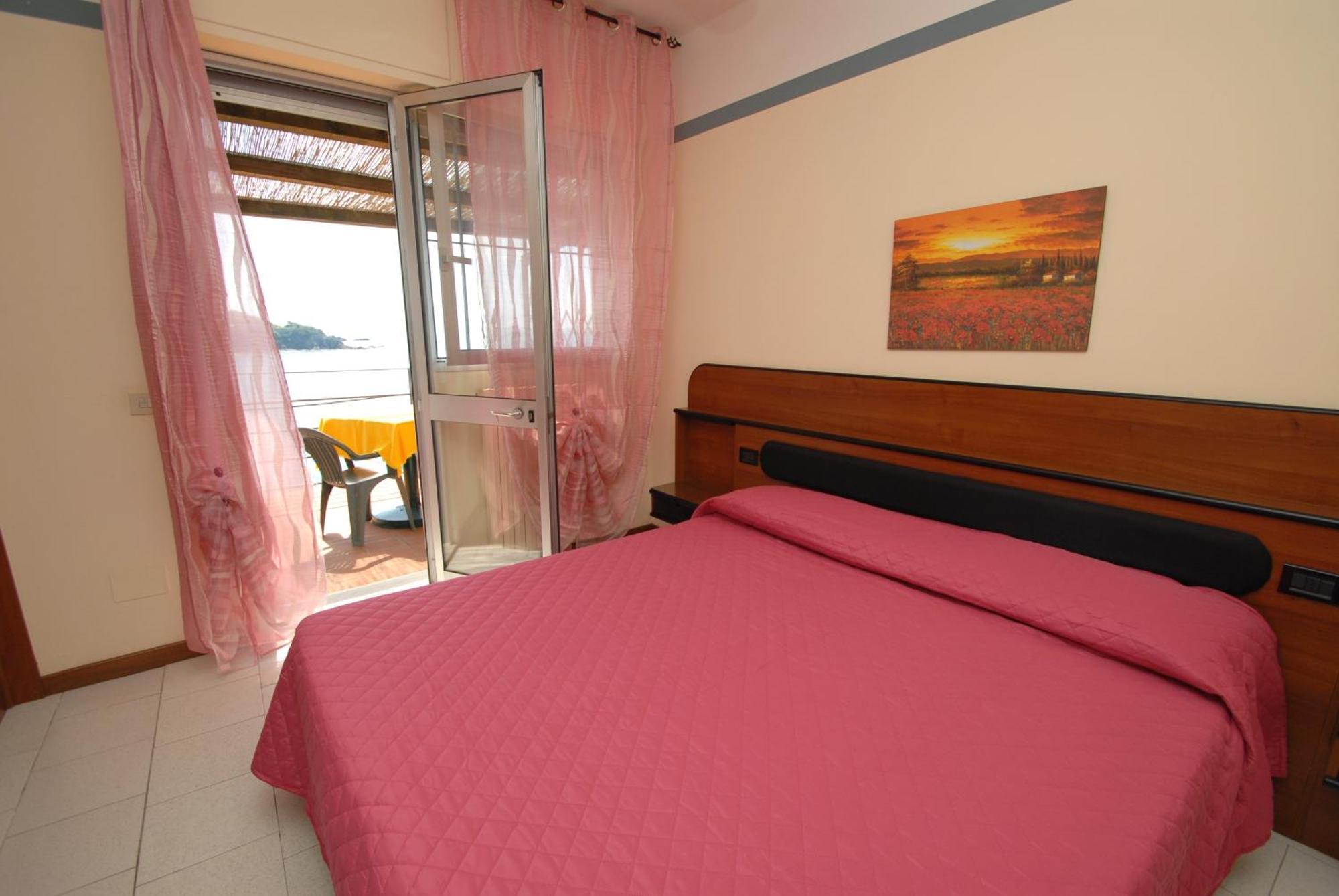 Classic Quadruple Room,1209513655:JPEG
