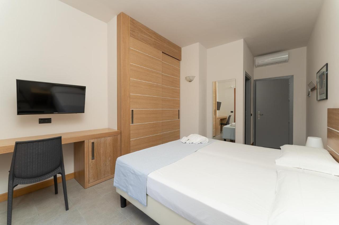 Double or Twin Room Partial Sea View