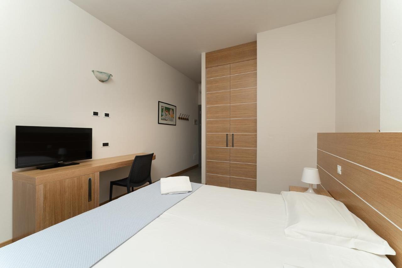 Double or Twin Room Partial Sea View