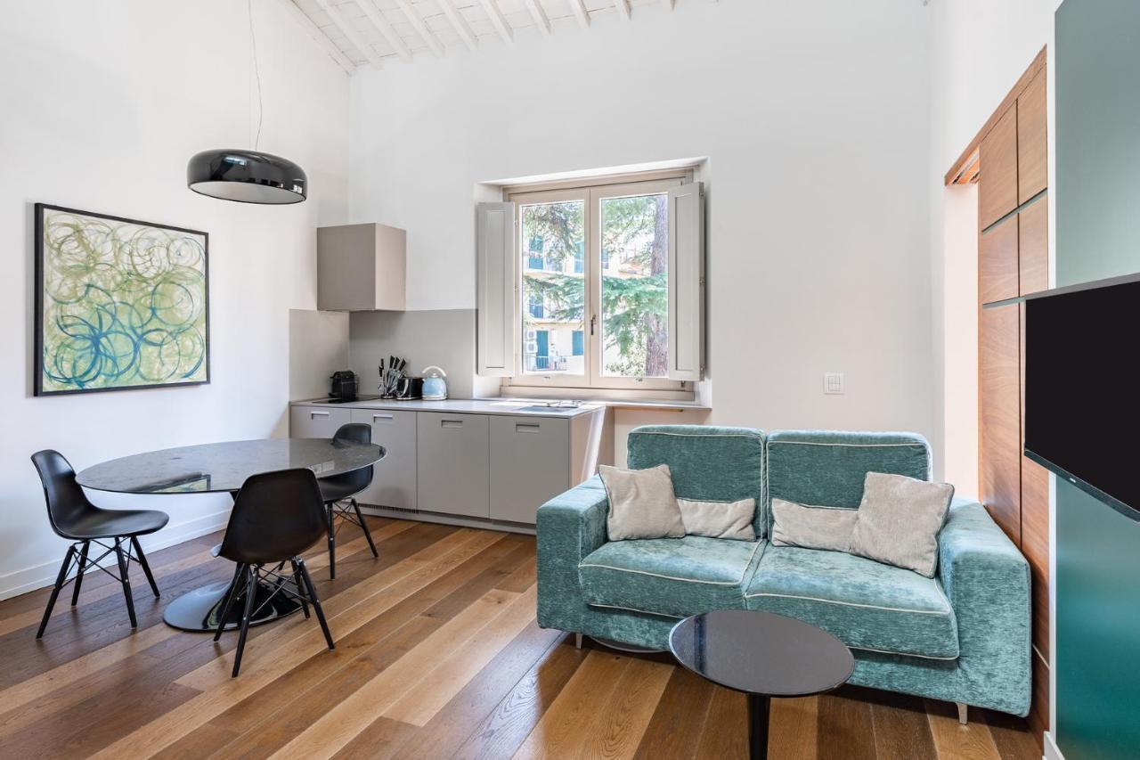 Large 2 Bedroom Apartment Duplex