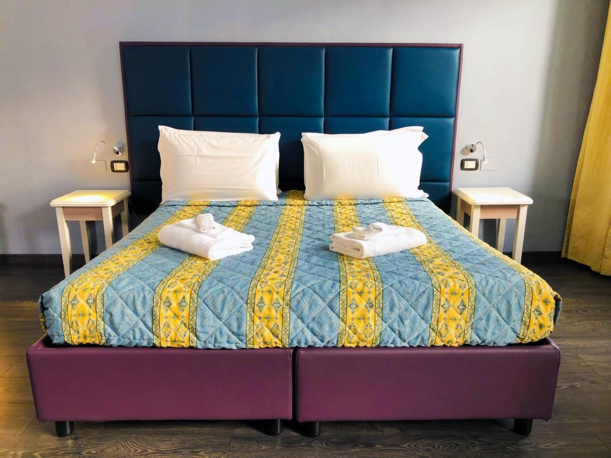 Double or Twin Room,1166699213:JPEG