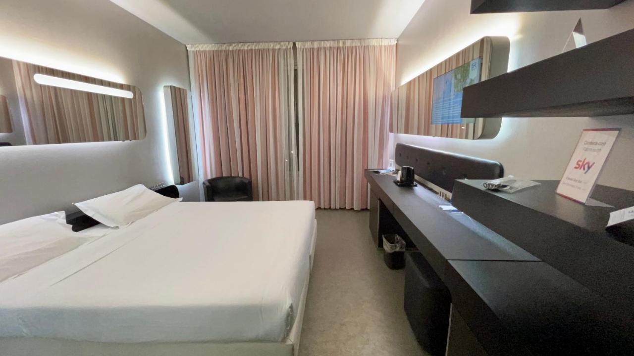 Classic Double Room,280383825:JPEG