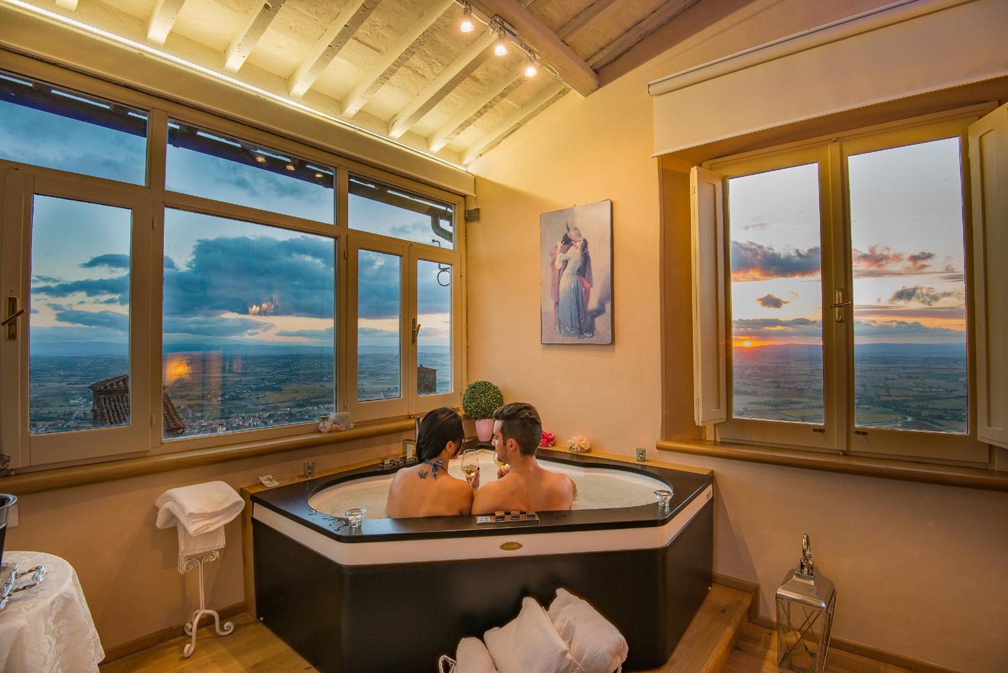 Suite Spa Bath,1209289303:JPEG