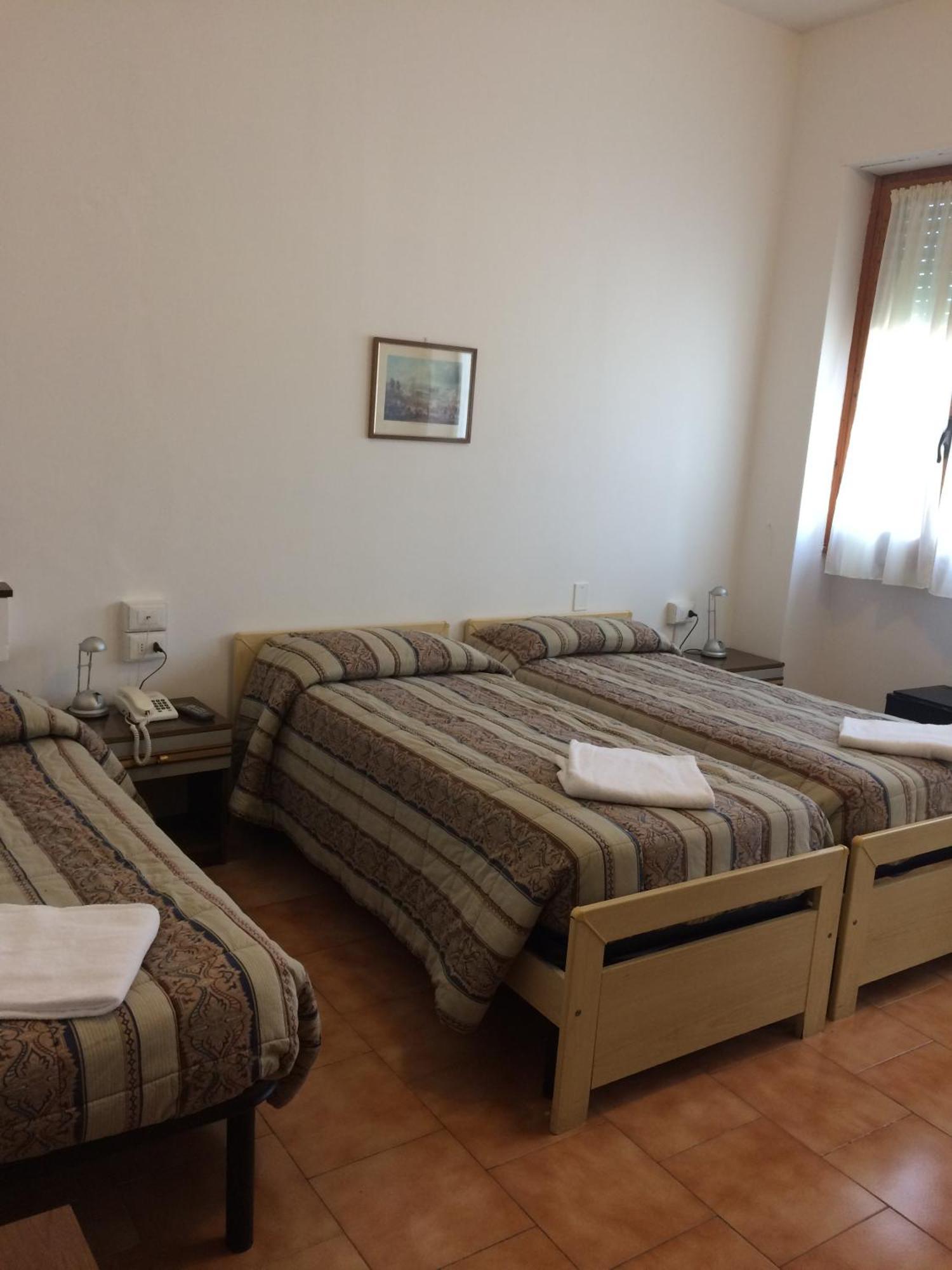 Triple Room,379849780:JPEG