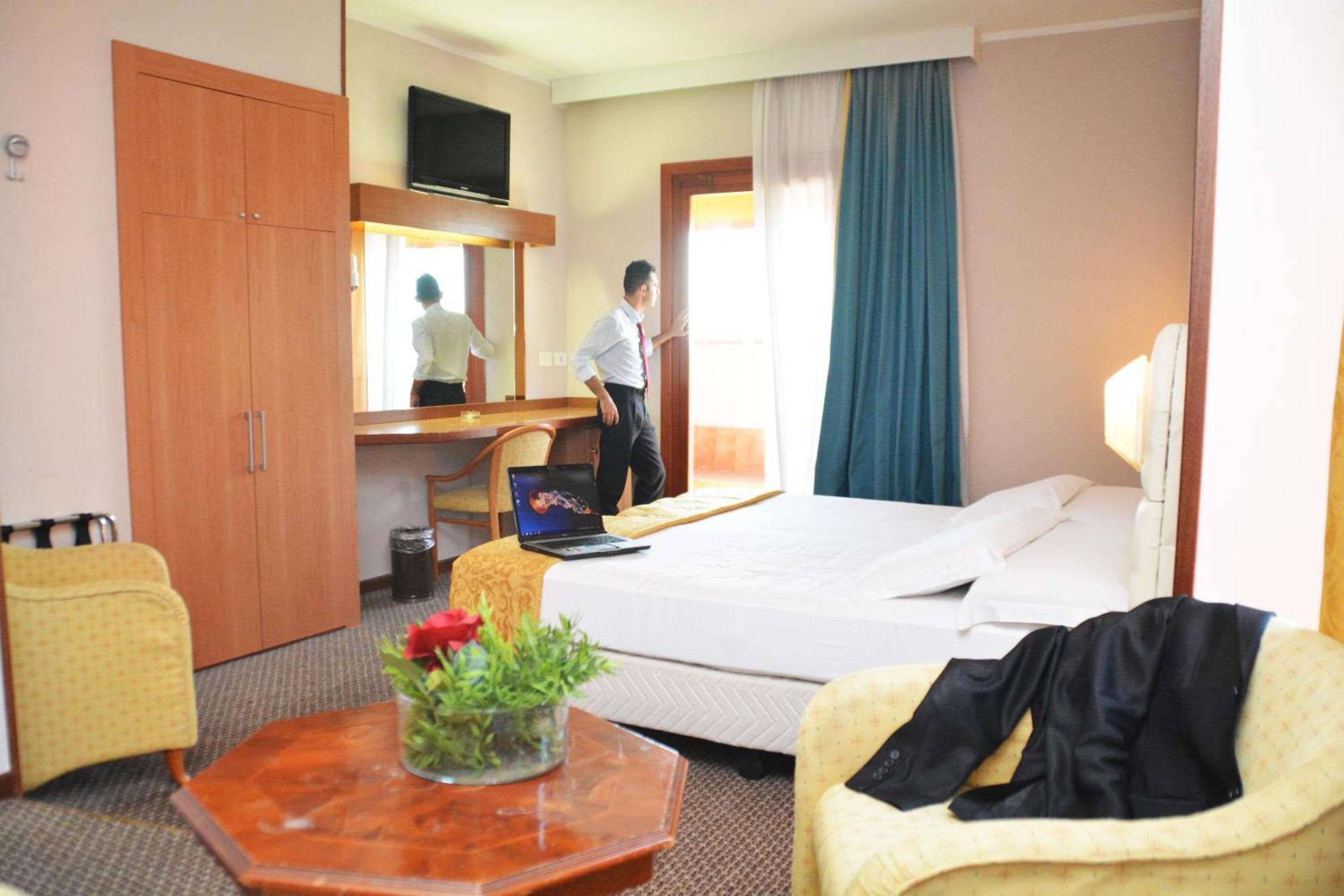 Twin Room,1618277024:JPEG
