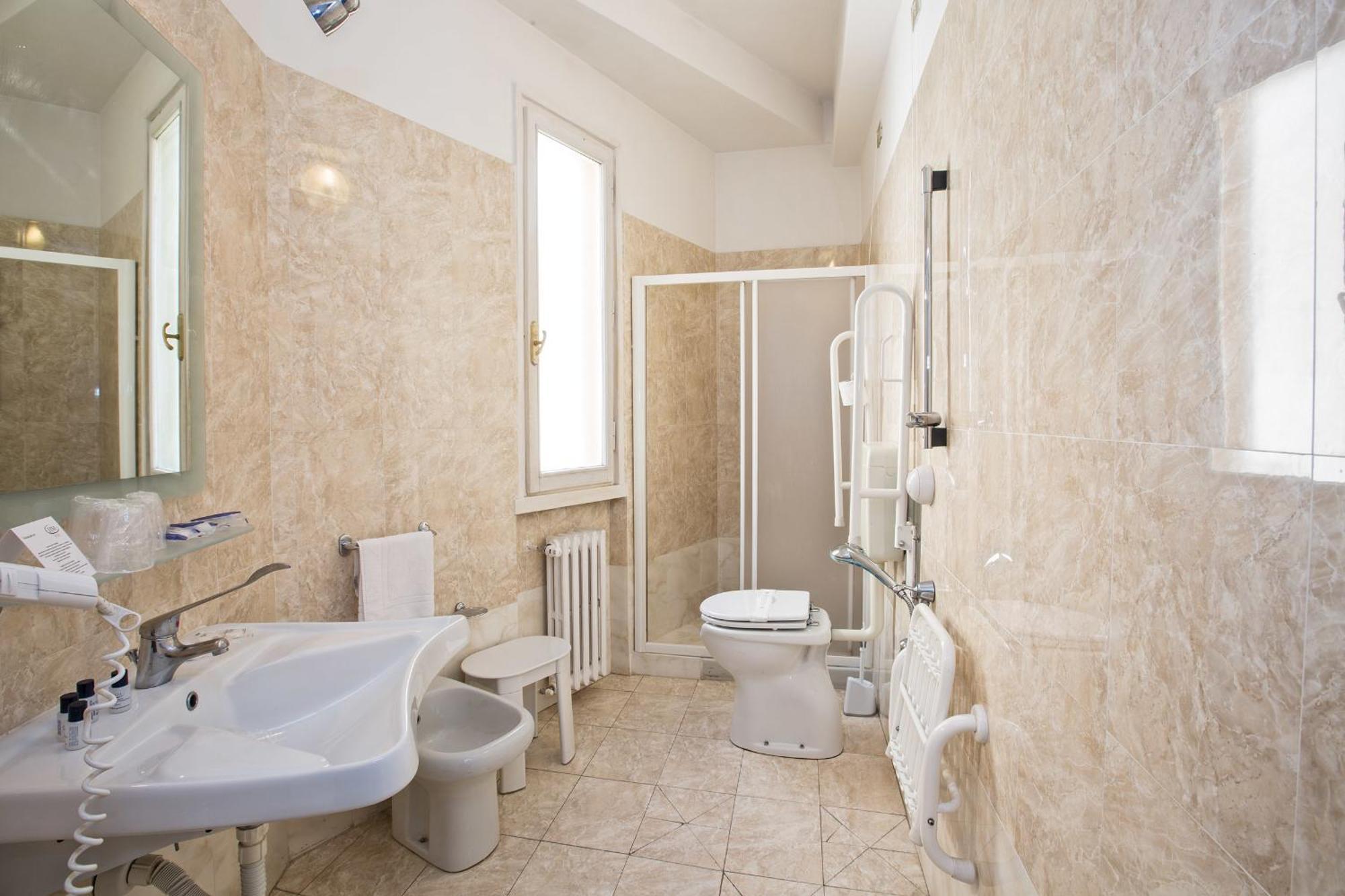 Standard Quadruple Room,1498476814:JPEG