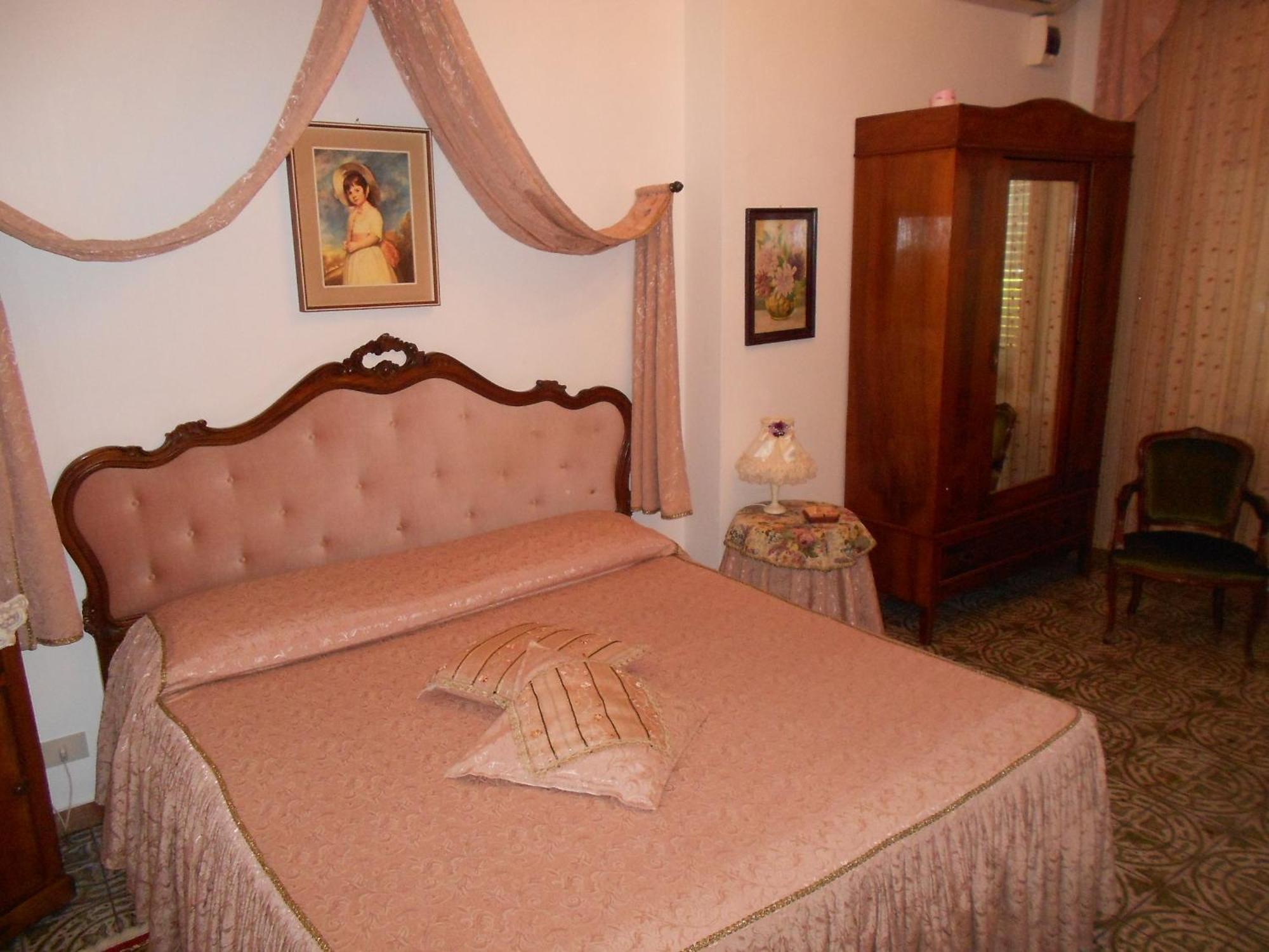 Double Room,42858124:JPEG