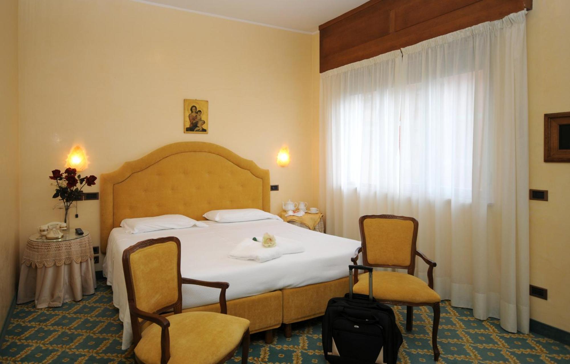 Classic Triple Room,1446597241:JPEG
