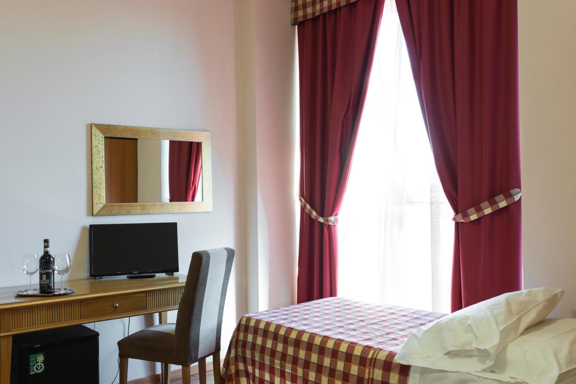 Triple Room,1216243099:JPEG