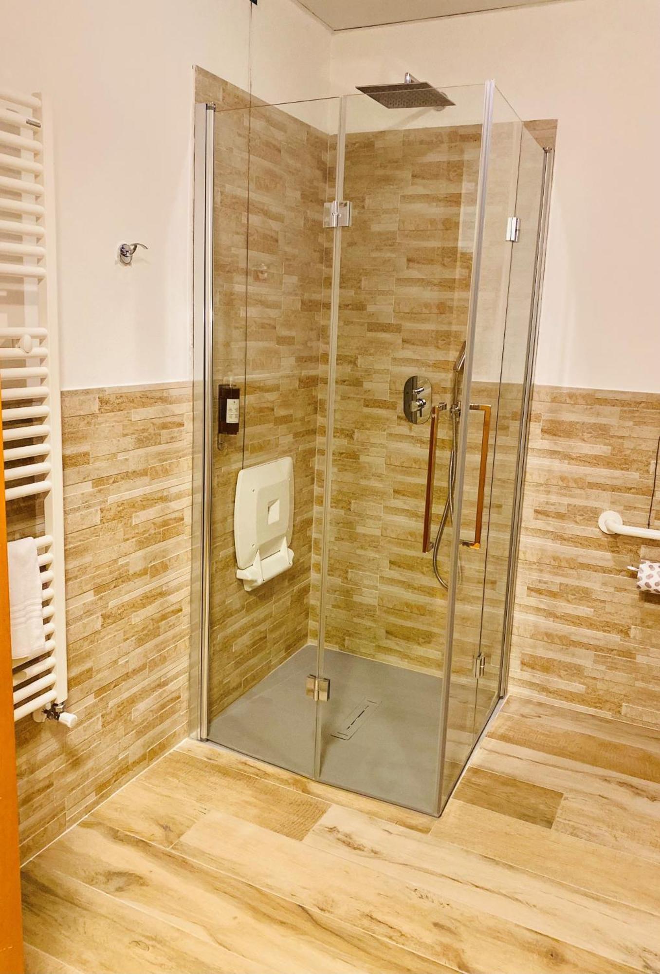 Triple Room,1233795458:JPEG