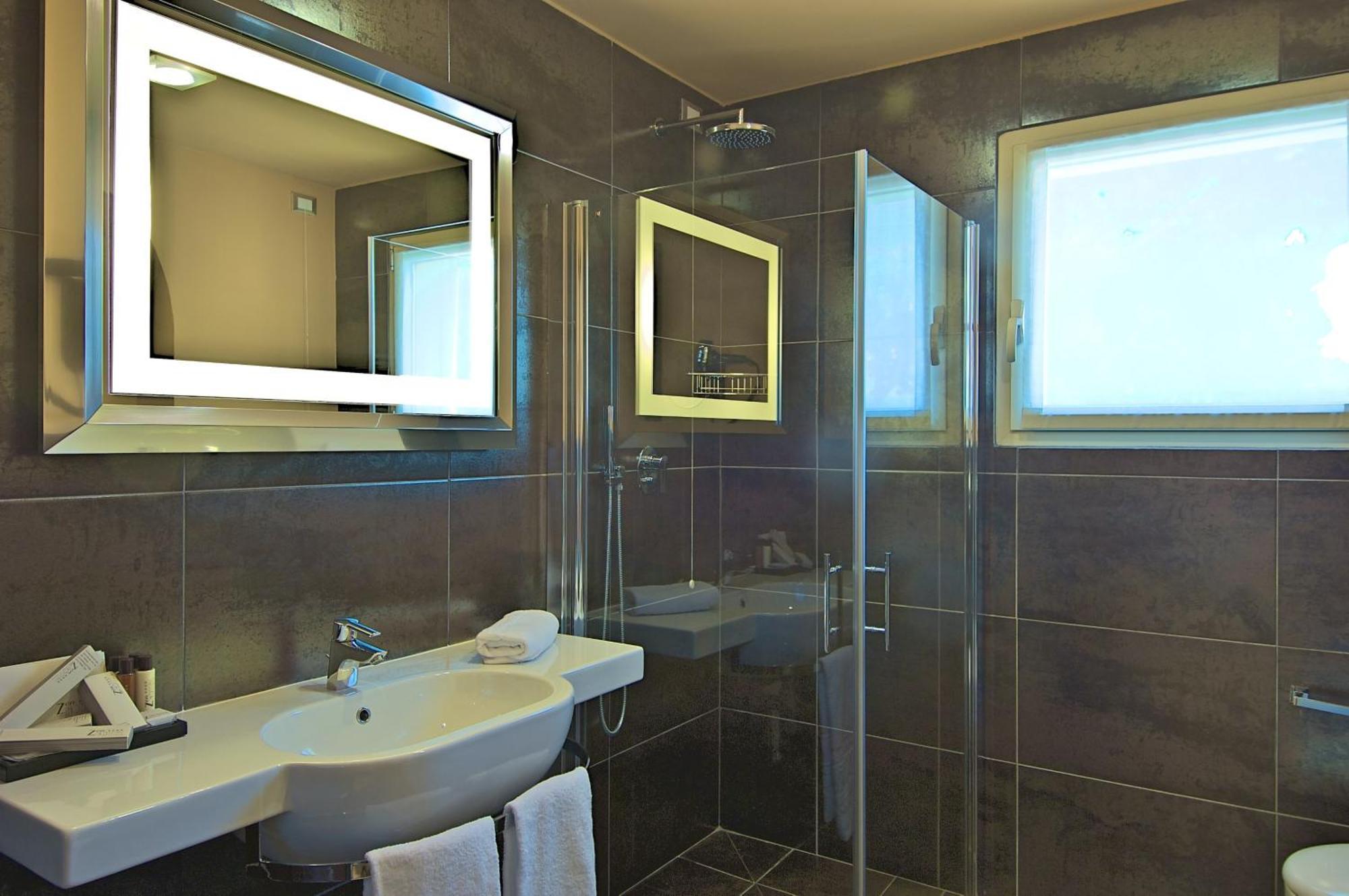Quadruple Room,1580456875:JPEG