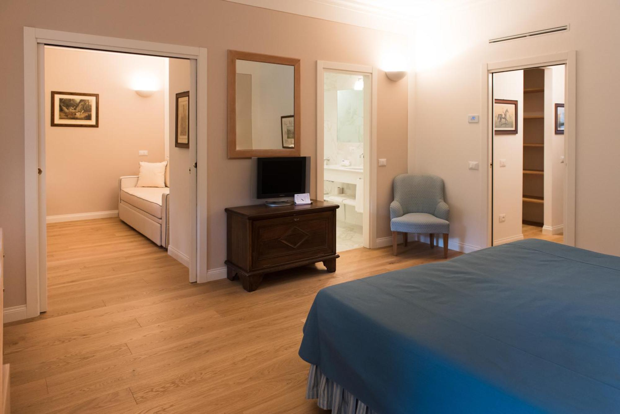 Junior Suite with Garden View