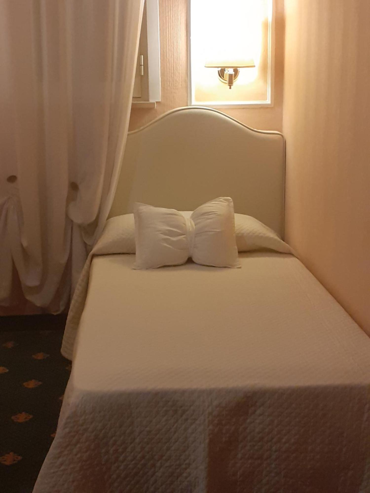 Single Room,1227634826:JPEG