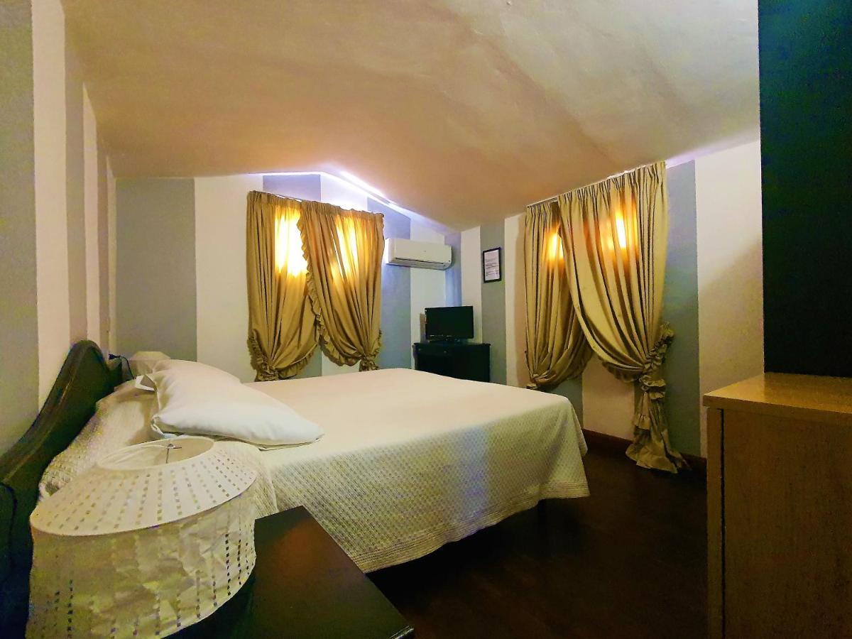 Quadruple Room,1341345497:JPEG