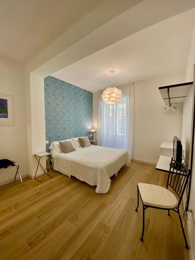 Large Double or Twin Room,1241893993:JPEG