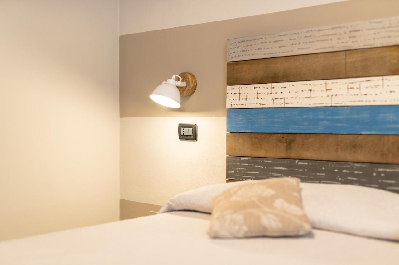 Large Single Room,1243087519:JPEG