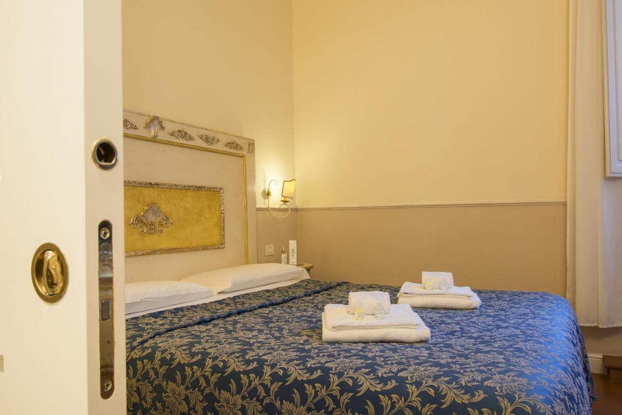 Double or Twin Room,1244426446:JPEG