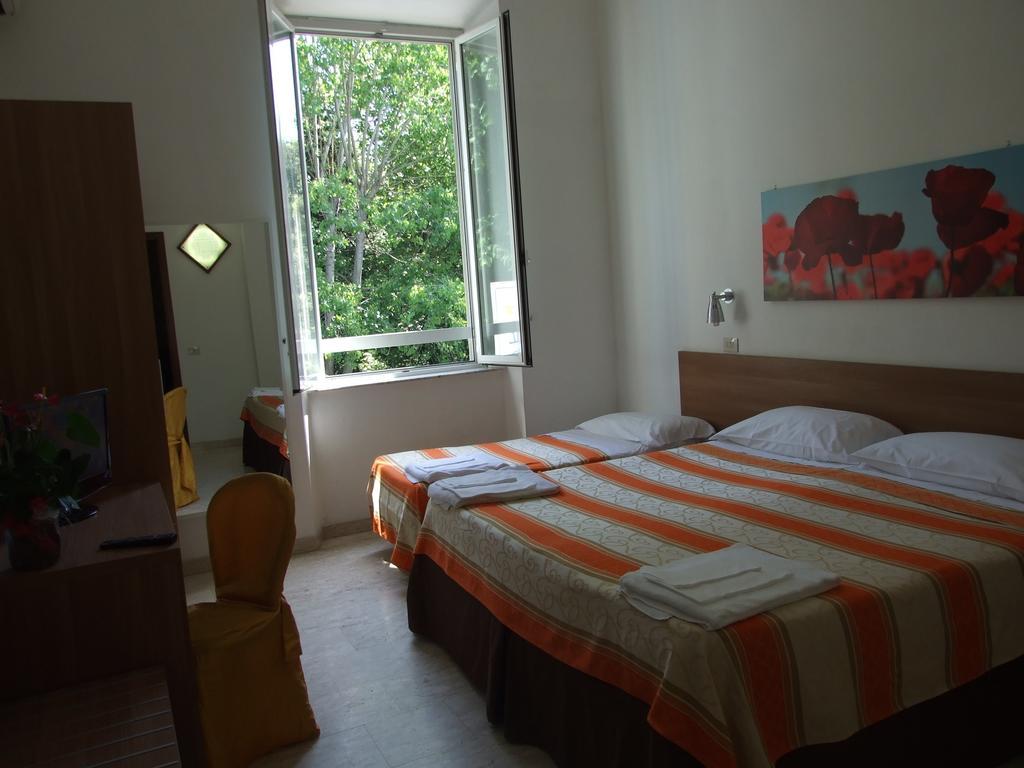 Triple Room,124700664:JPEG