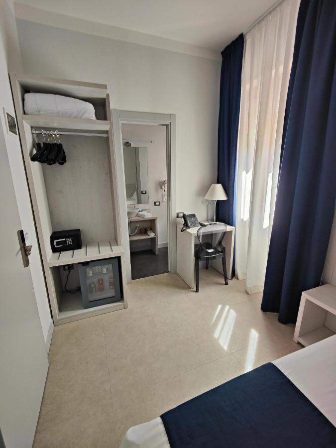 Single Room,1589130695:JPEG