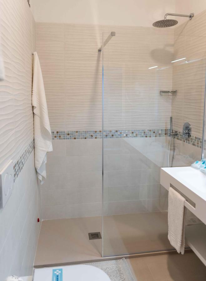 Large Double or Twin Room,1252732348:JPEG