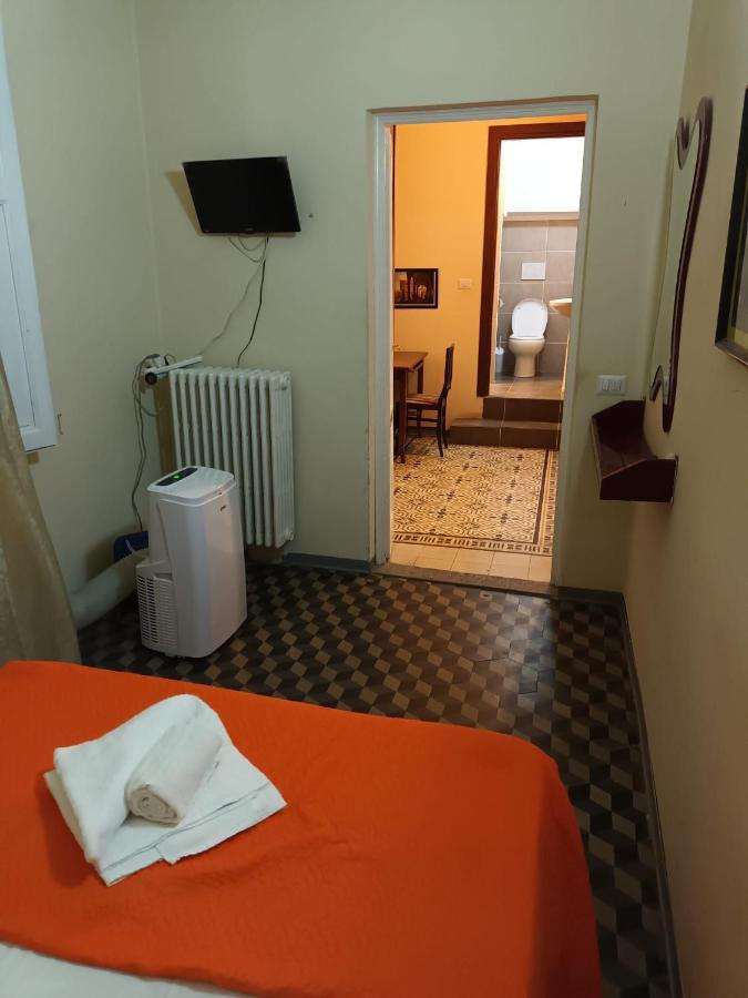 Small Double Room,1253996404:JPEG