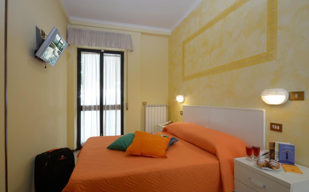 Double or Twin Room,127002891:JPEG