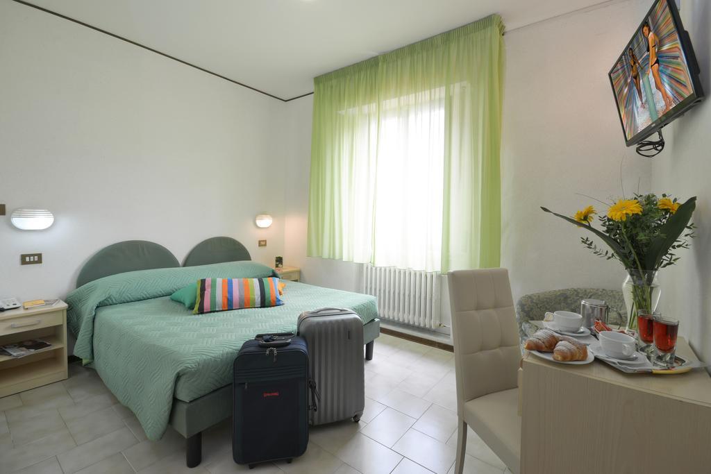 Standard Triple Room,127000716:JPEG