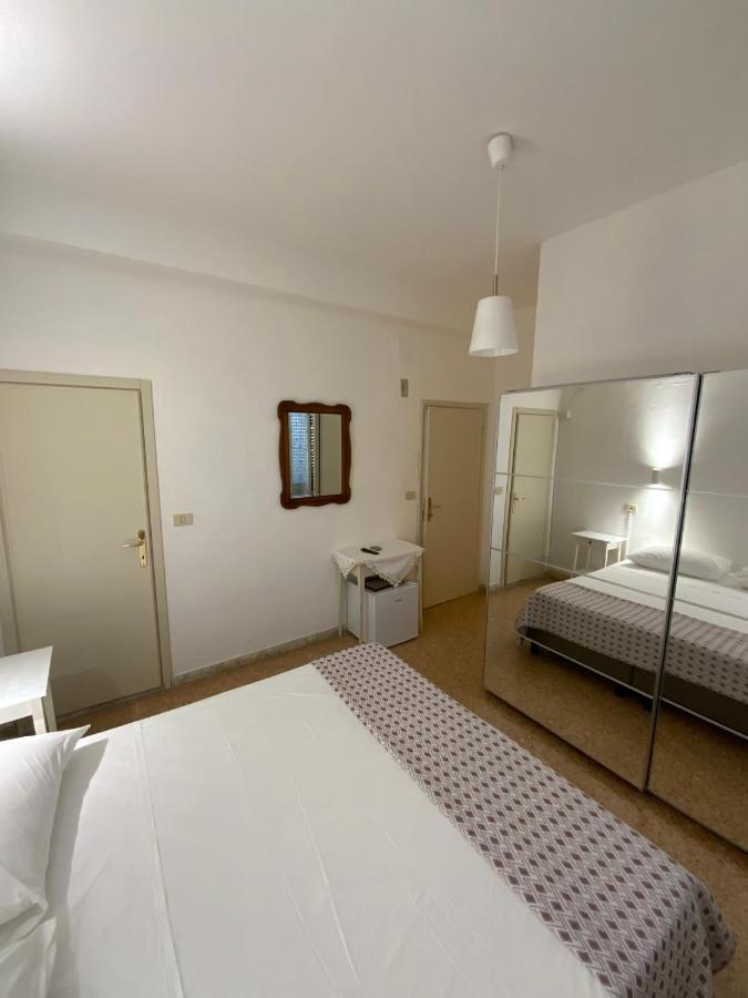 Economy Double Room,1270307167:JPEG