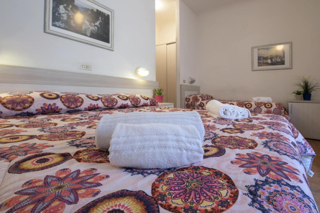 Classic Quadruple Room,1272204988:JPEG