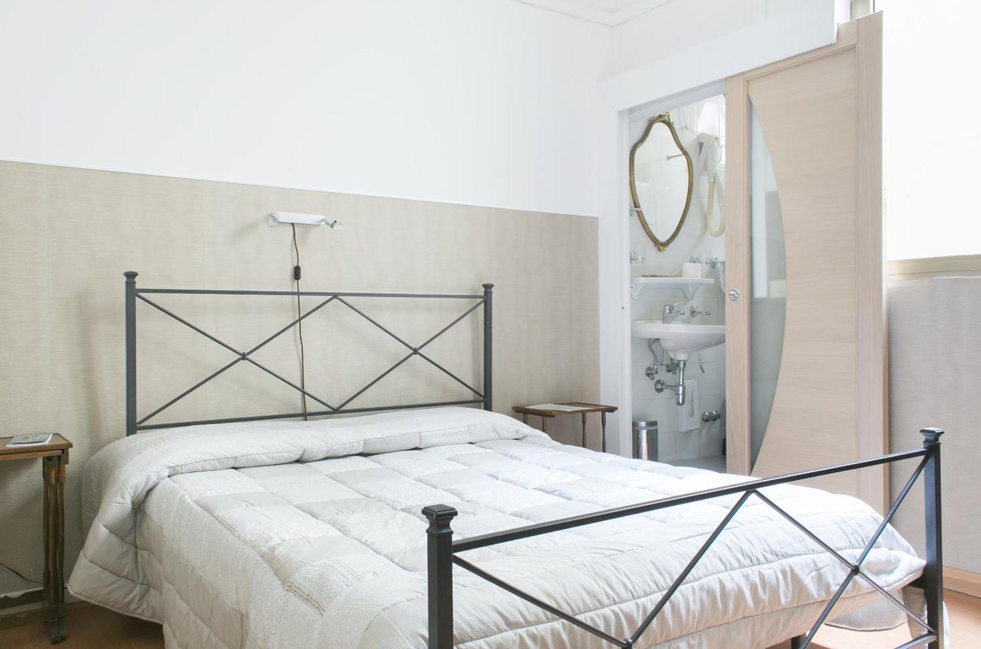 Double Room Private Bathroom