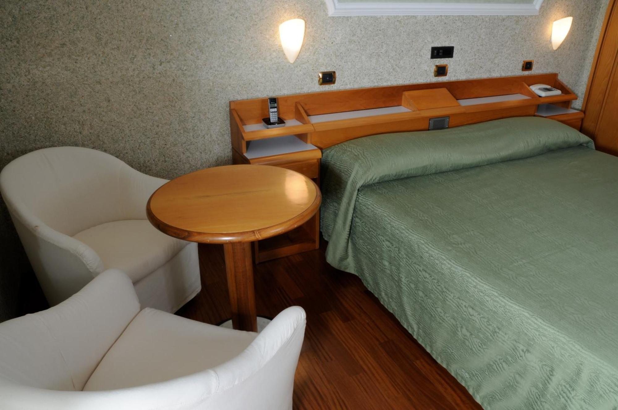 Single Room,1279797952:JPEG