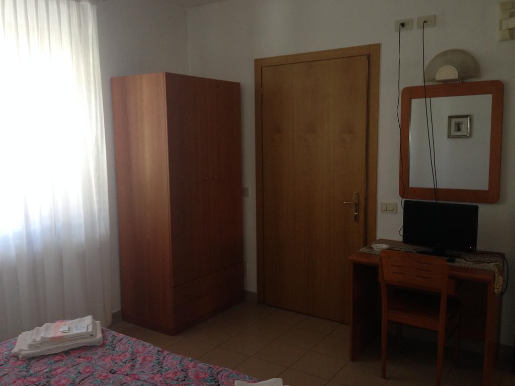 Economy Double or Twin Room,198008017:JPEG