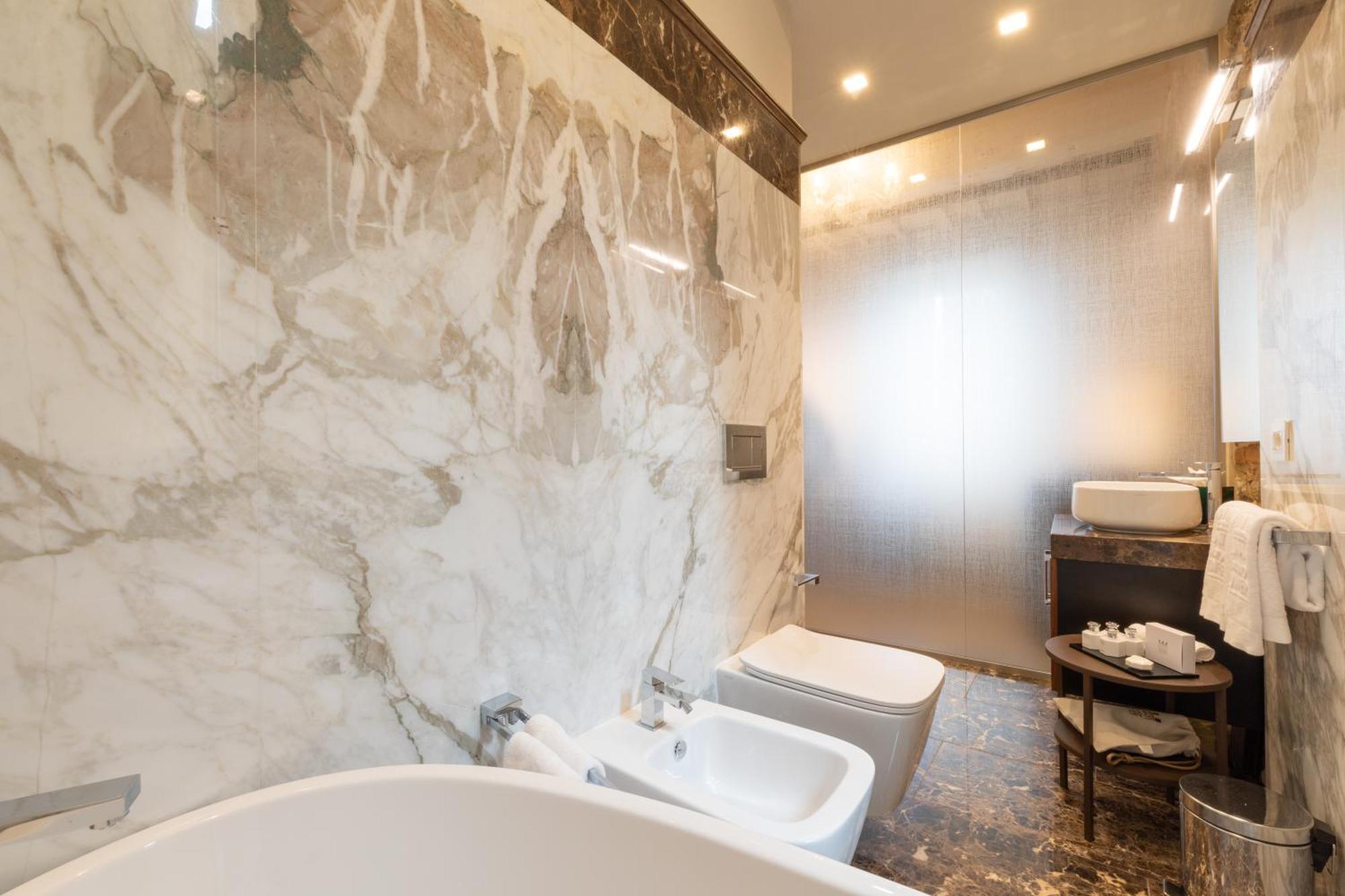 Leonardo - Deluxe King Suite with Duomo View,1284703447:JPEG