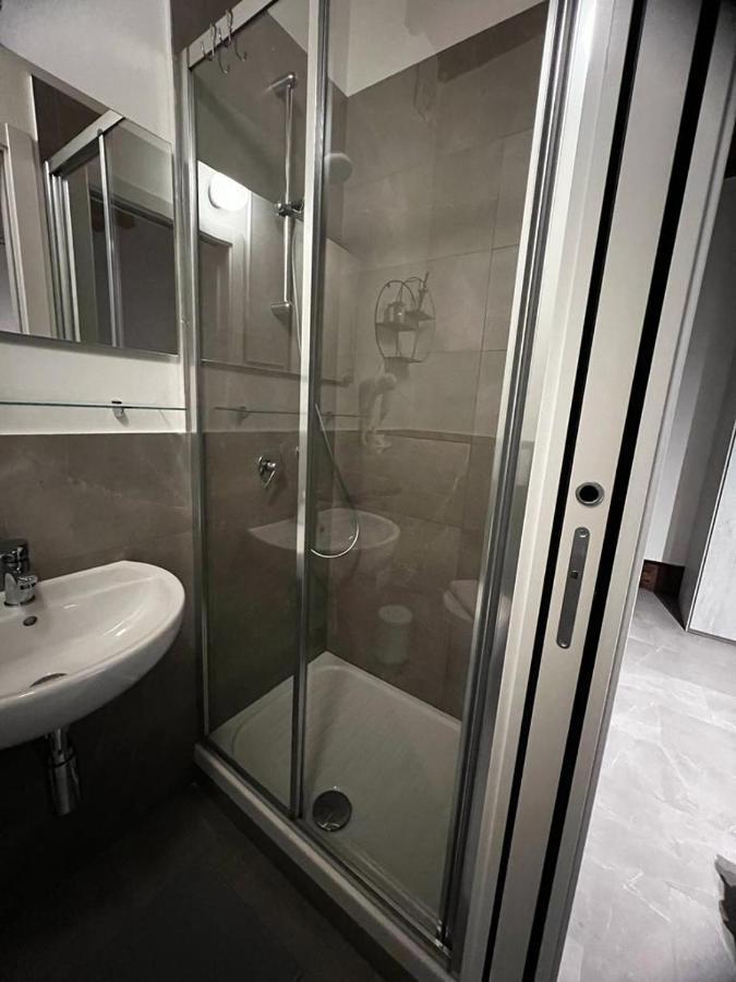 Double Room Private Bathroom,1297375423:JPEG