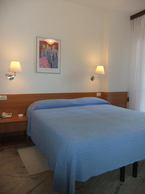 Double or Twin Room,48863421:JPEG
