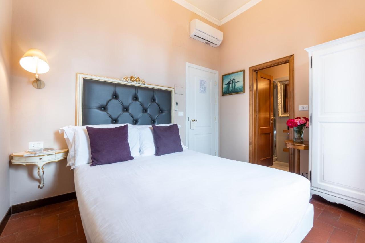 Small Double Room,1317388024:JPEG