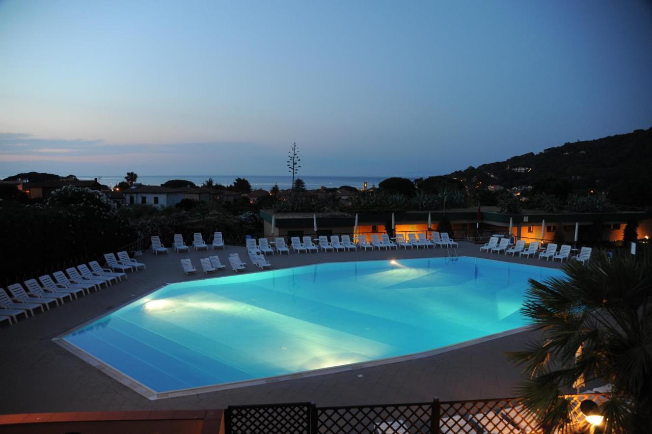 Standard Double or Twin Room Balcony