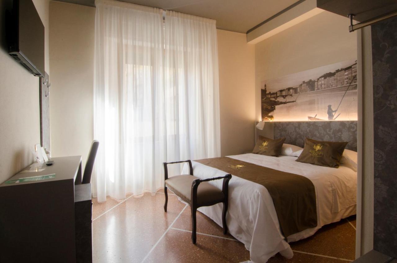 Double Room,1366111937:JPEG