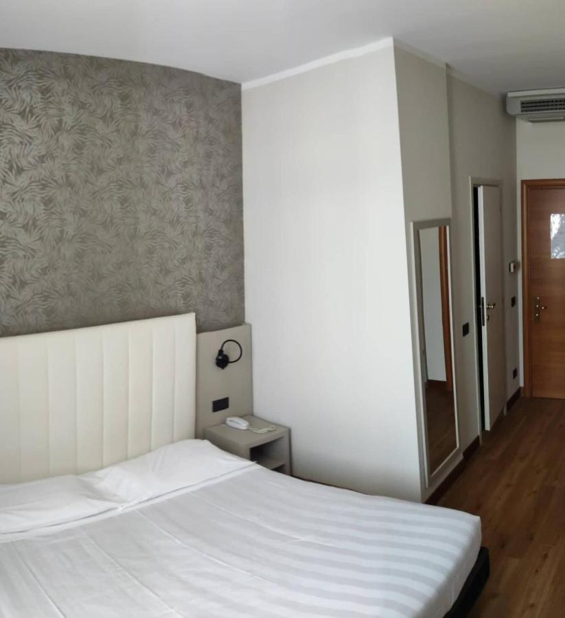 Standard Double Room,1366393313:JPEG