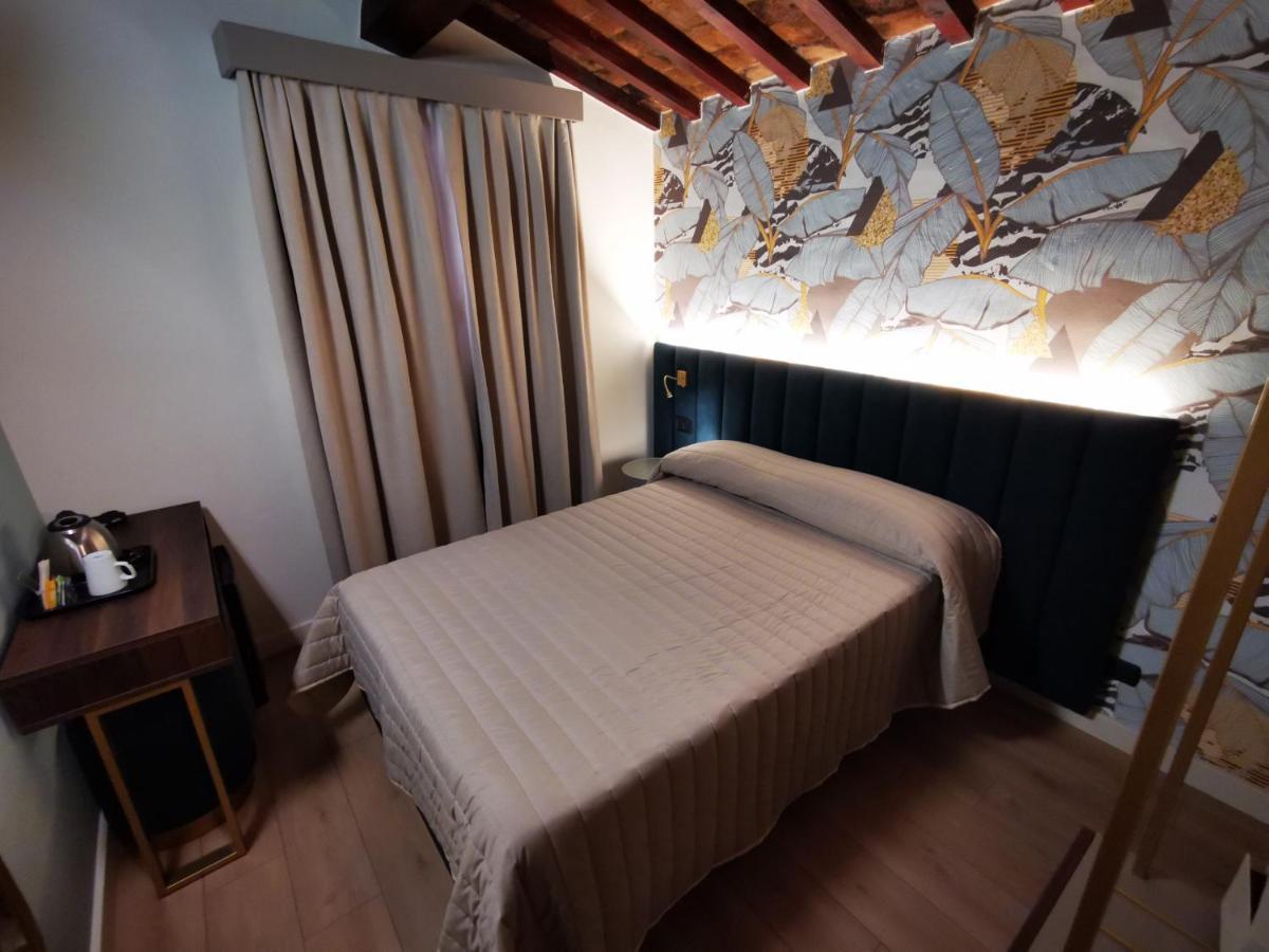 Small Double Room,1378557698:JPEG