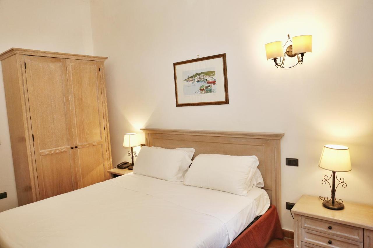 Classic Double Room,1403461718:JPEG