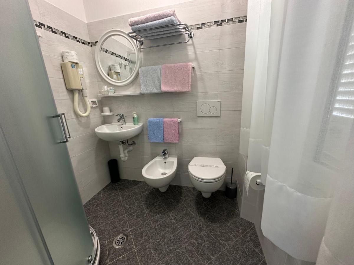 Double or Twin Room,649284054:JPEG