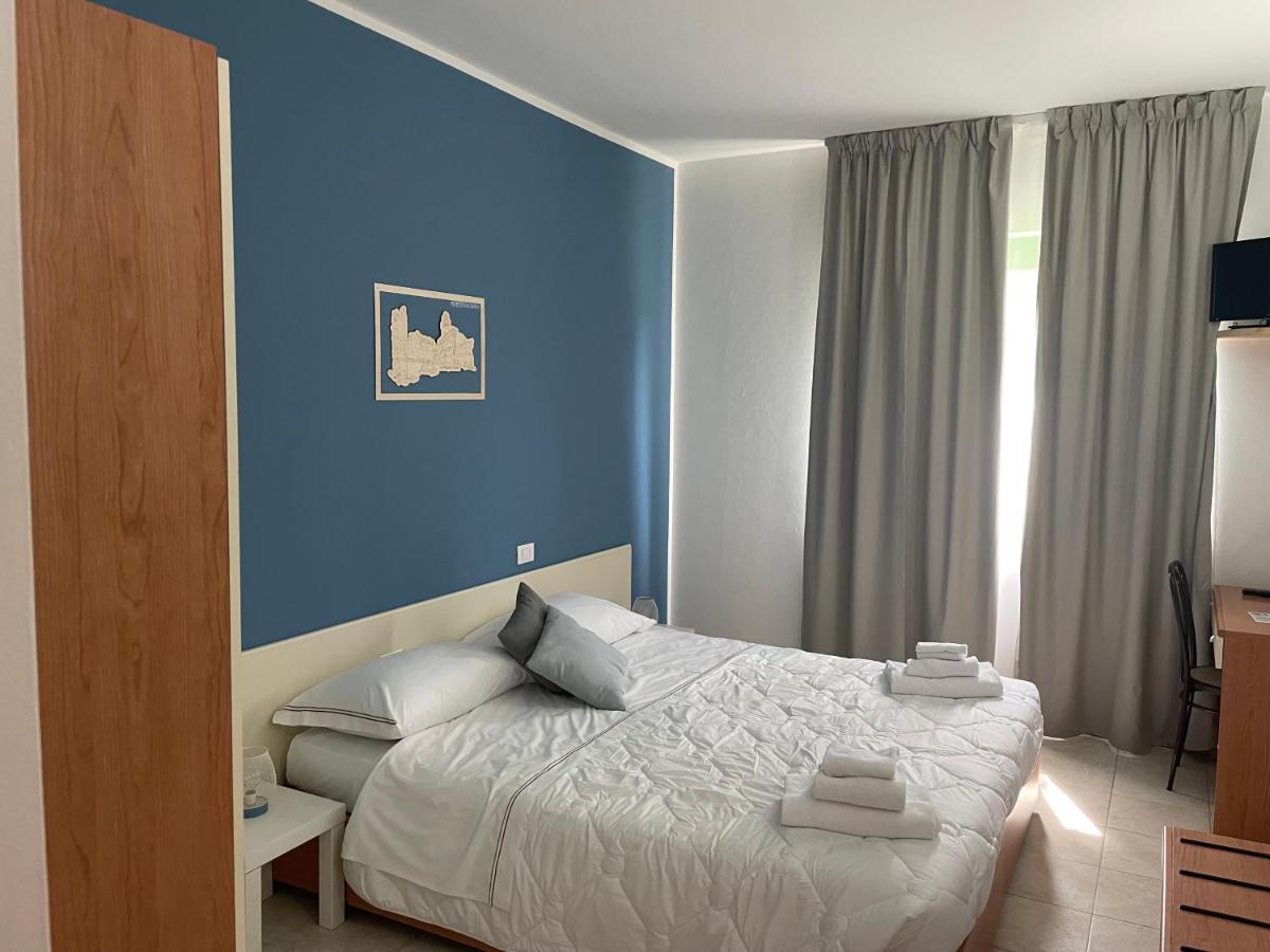 Deluxe Room,1419656778:JPEG