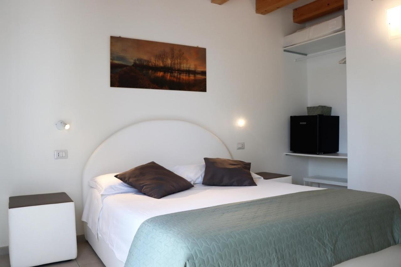 Standard Double Room,1419287601:JPEG